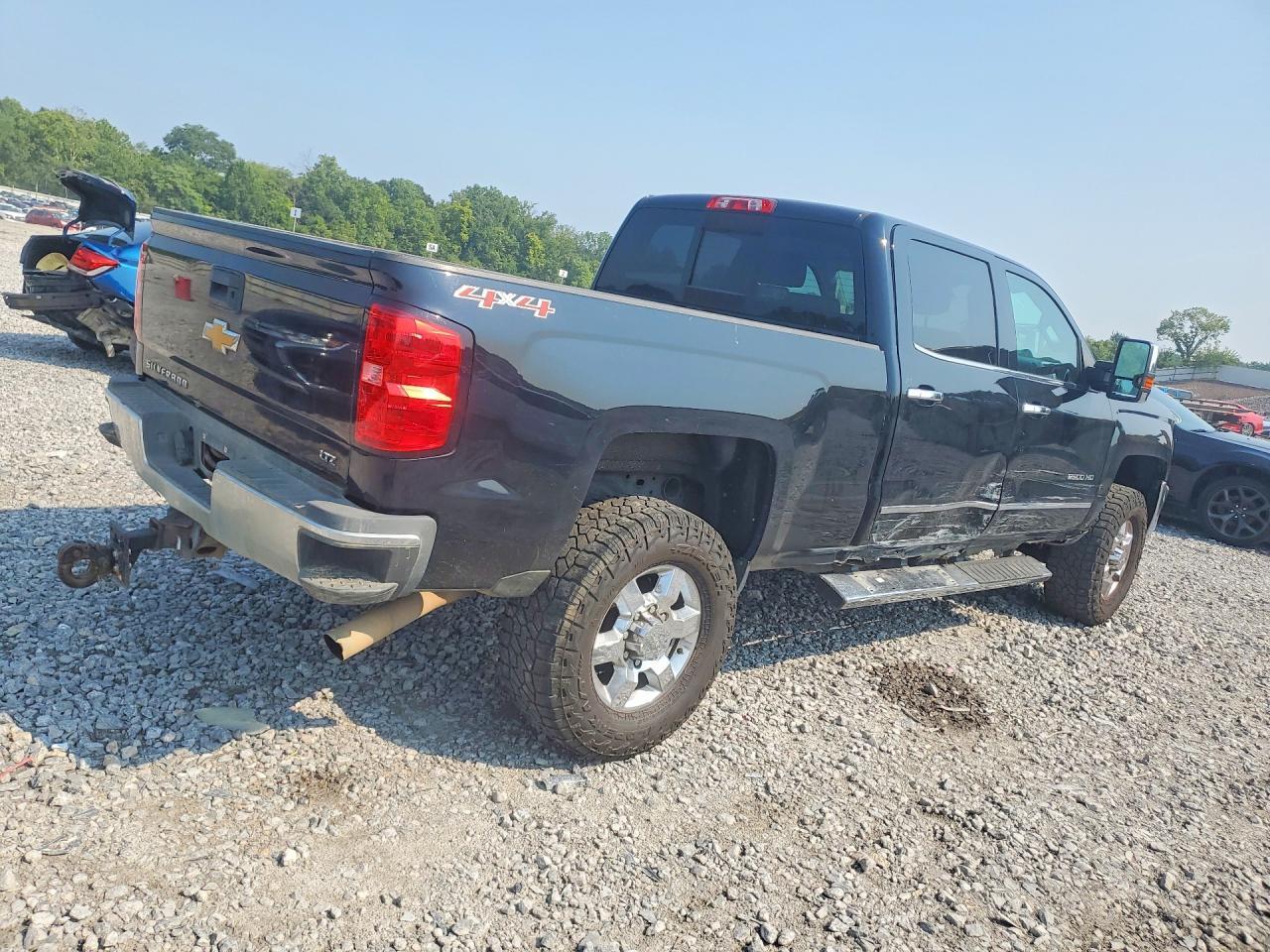 2015 Chevrolet Silverado - zdjęcie 3