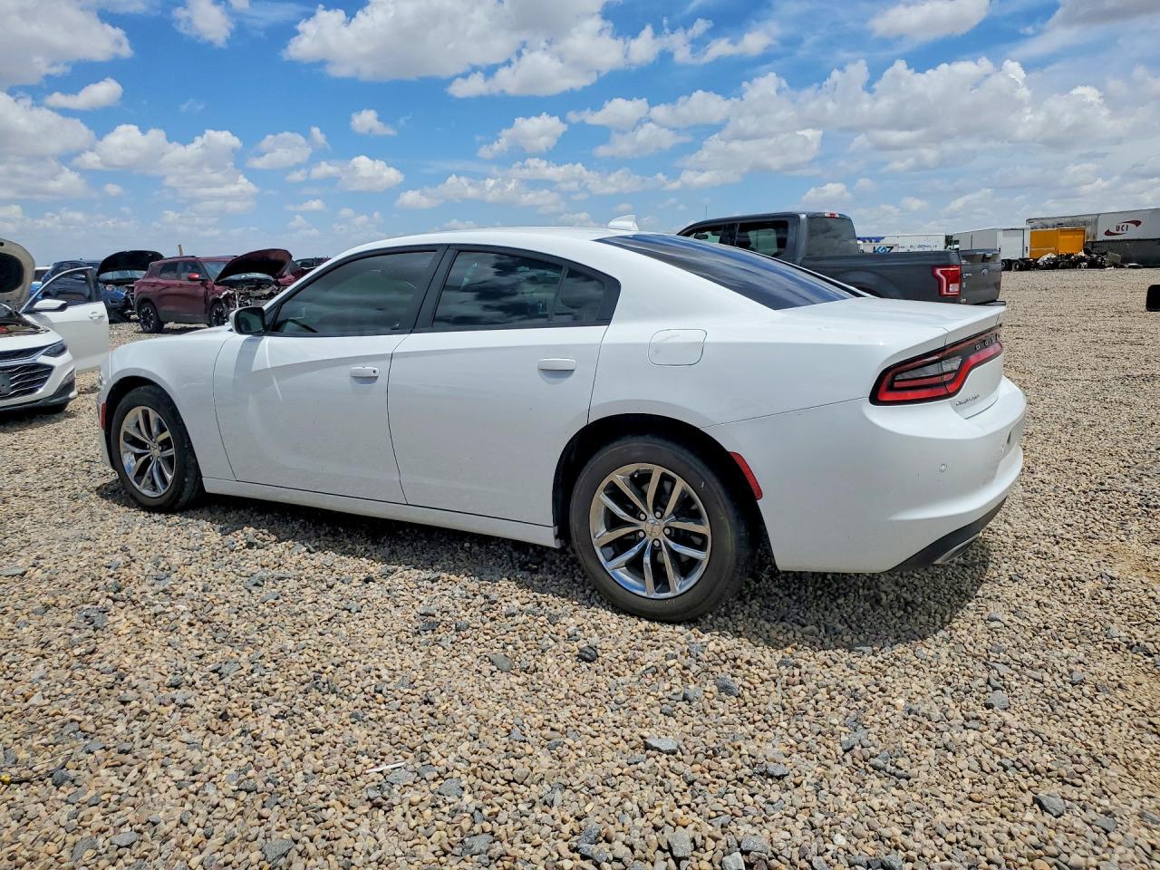 2016 Dodge Charger Sxt - zdjęcie 2