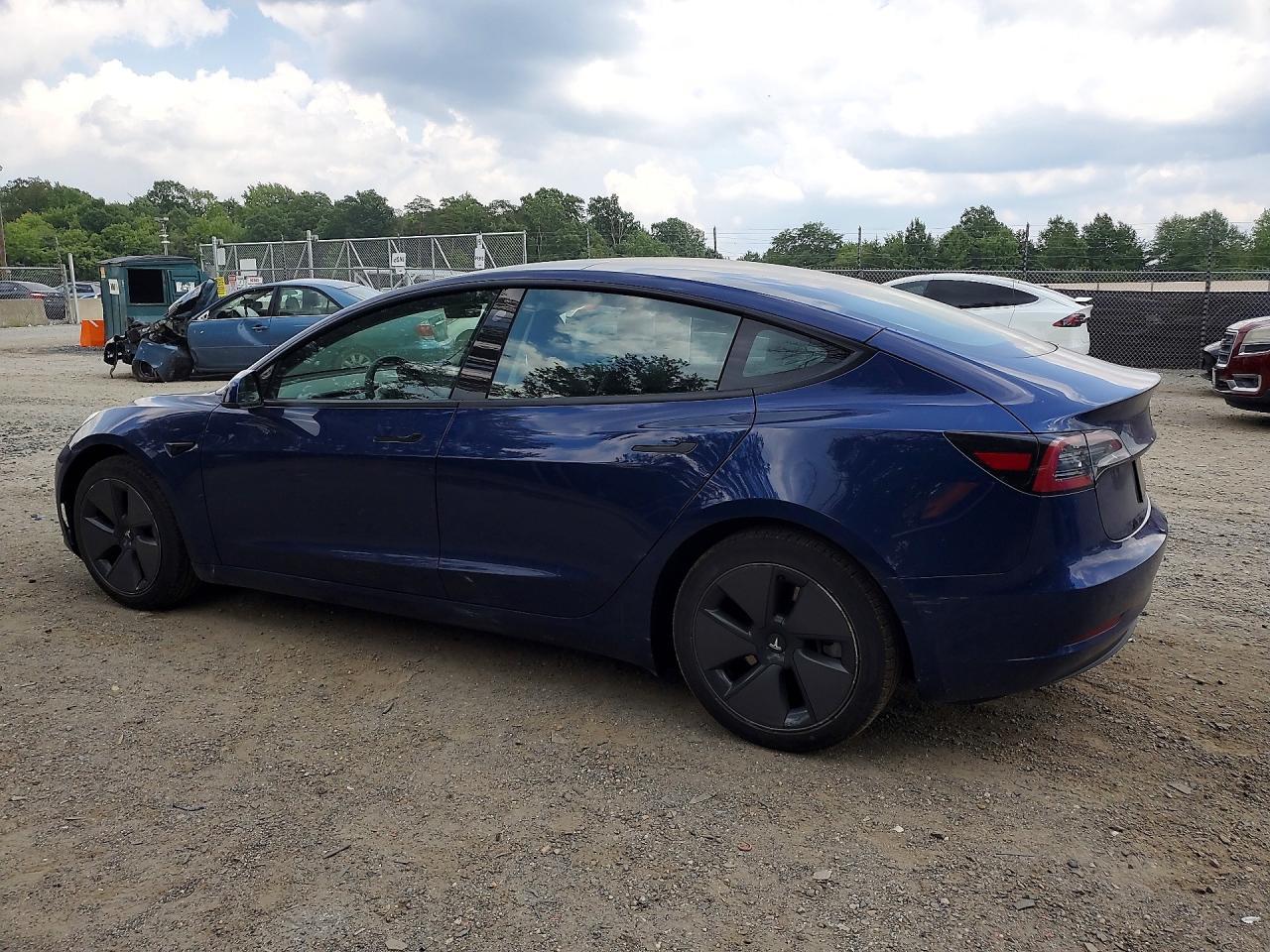 2023 Tesla Model 3 - zdjęcie 2
