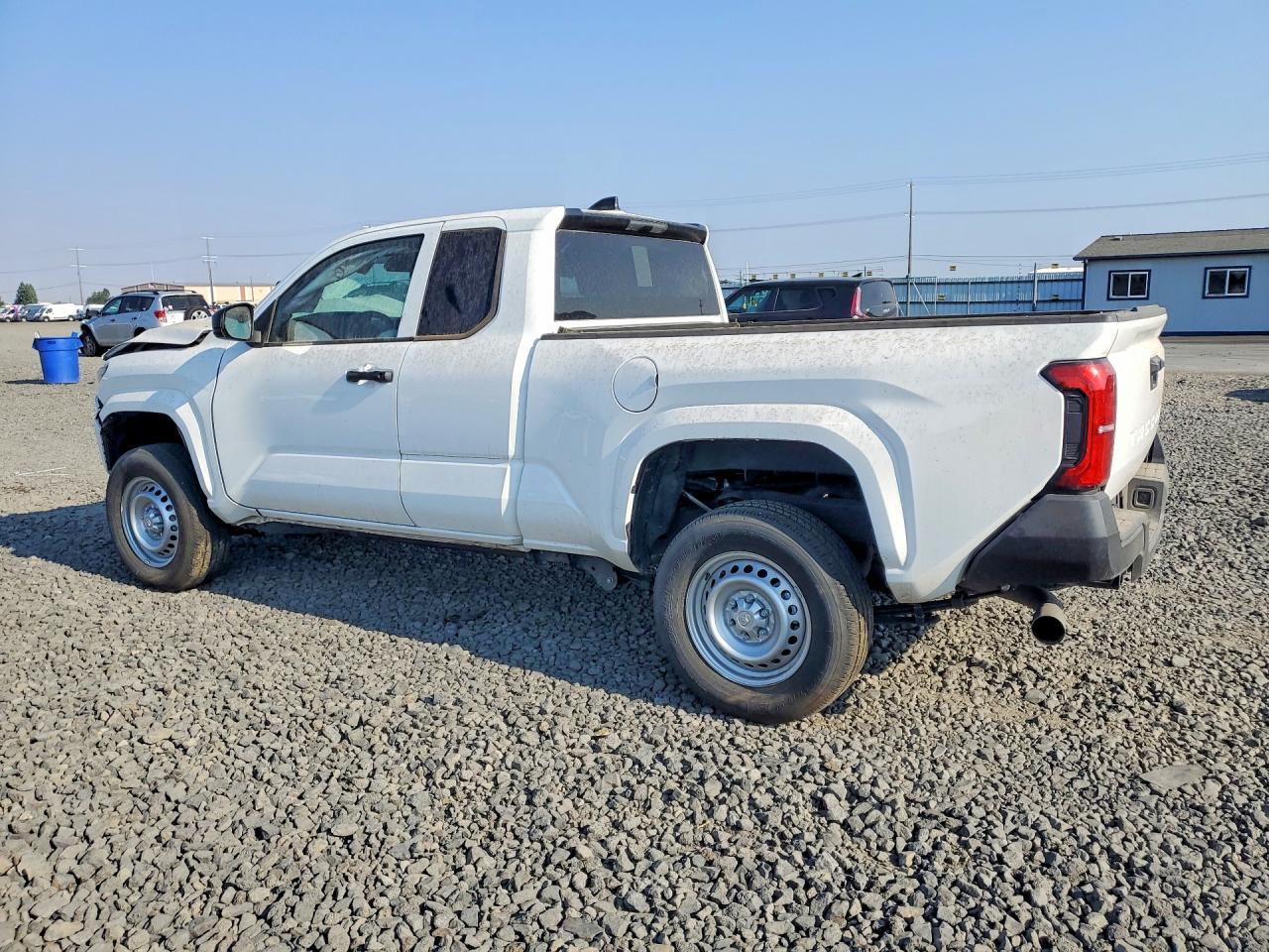 2025 Toyota Tacoma Sr - zdjęcie 2