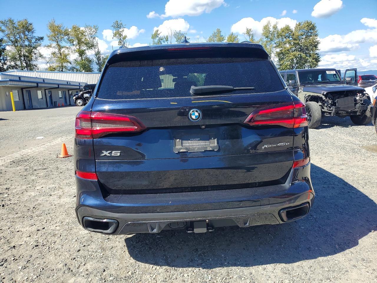 2022 BMW X5 xDrive45E - zdjęcie 6