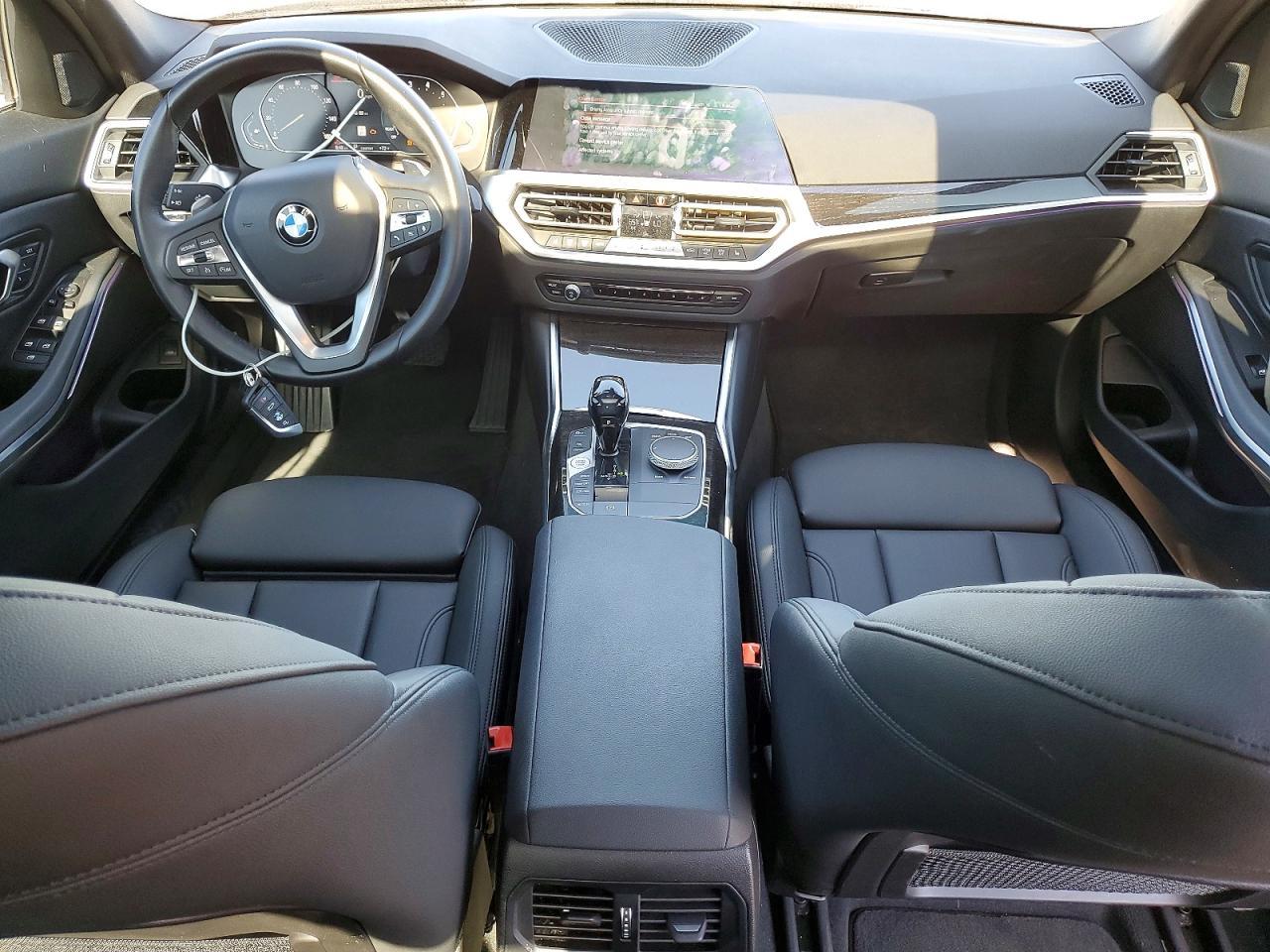 2021 BMW 330I - zdjęcie 8