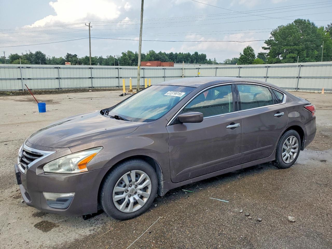 2015 Nissan Altima 2.5 S - zdjęcie główne