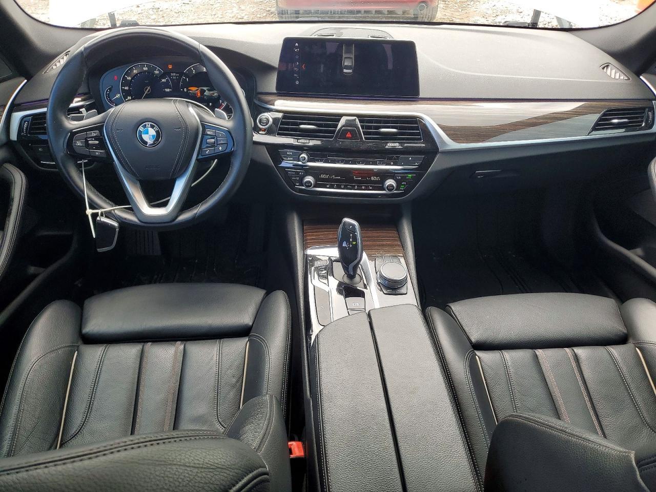 2017 BMW 530 I - zdjęcie 8