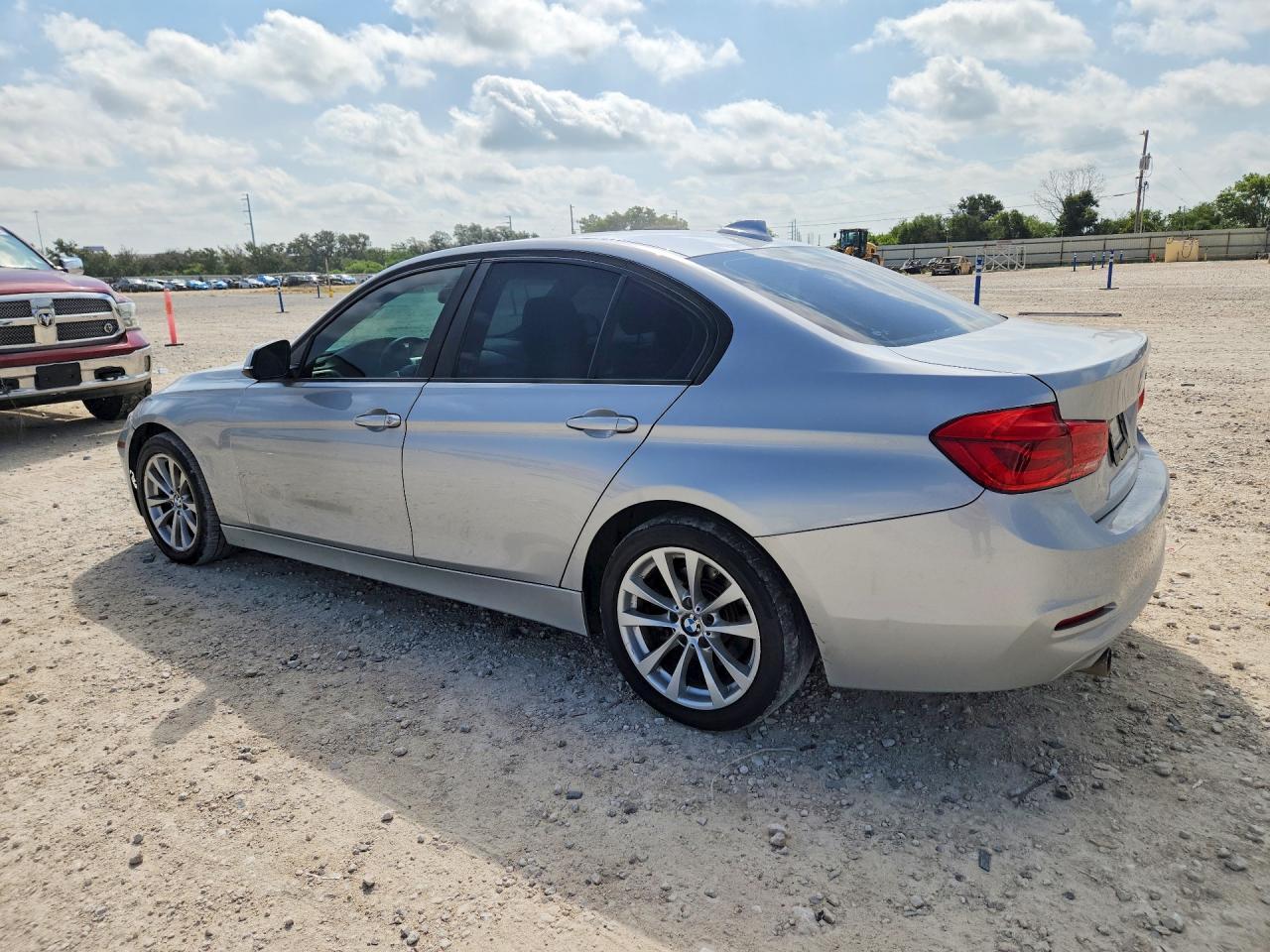 2018 BMW 320 I - zdjęcie 2