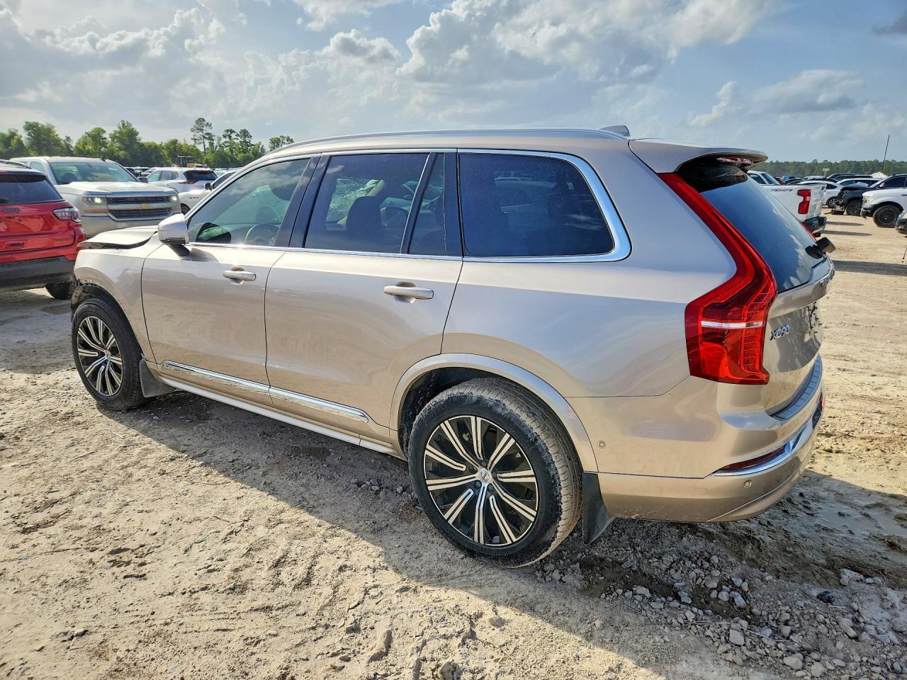 2024 Volvo Xc90 Plus - zdjęcie 2