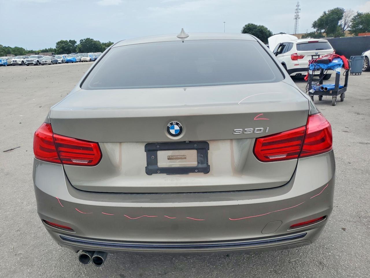 2018 BMW 330 I - zdjęcie 6