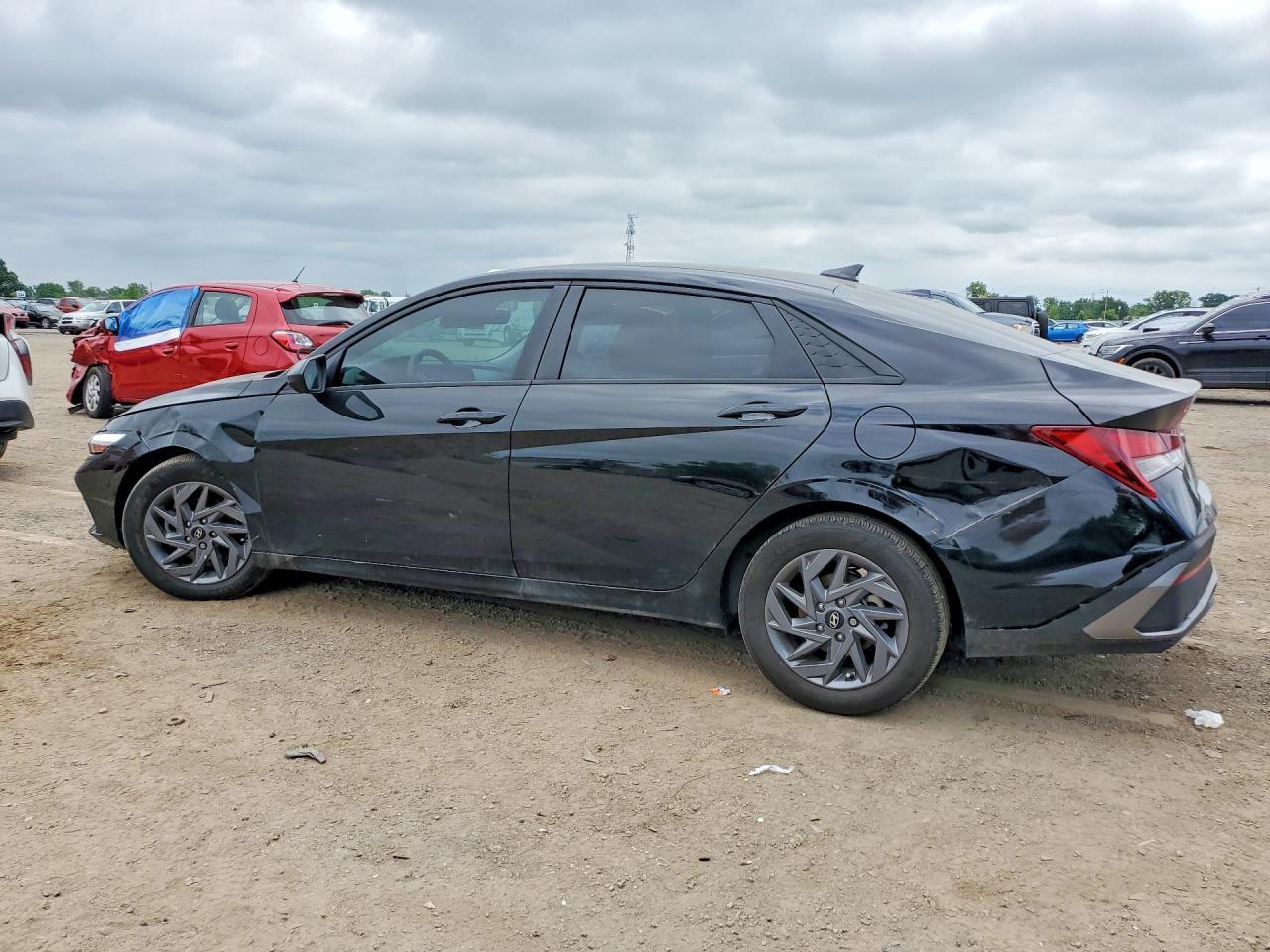 2025 Hyundai Elantra Sel Sport - zdjęcie 2