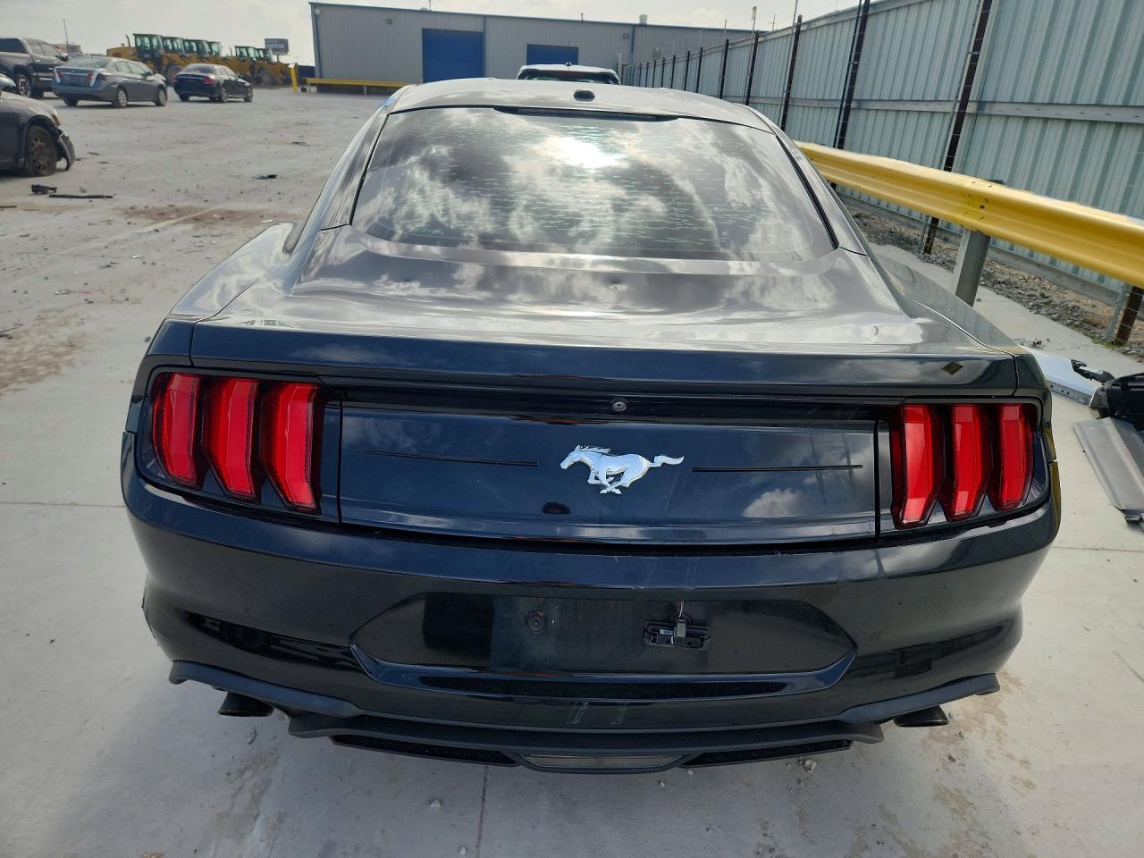 2019 Ford Mustang - zdjęcie 6