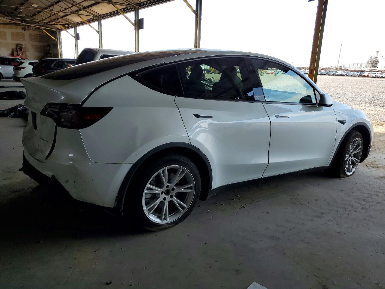 2023 Tesla Model Y - zdjęcie 3
