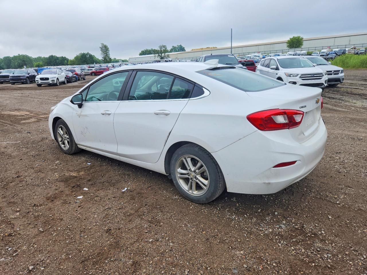 2016 Chevrolet Cruze Lt - zdjęcie 2