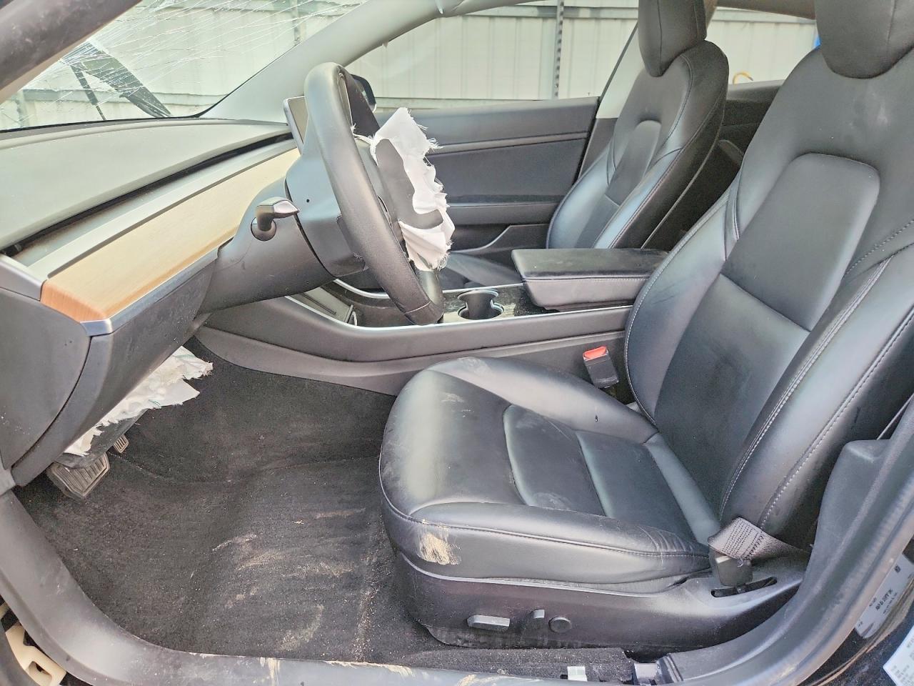 2020 Tesla Model 3 - zdjęcie 7