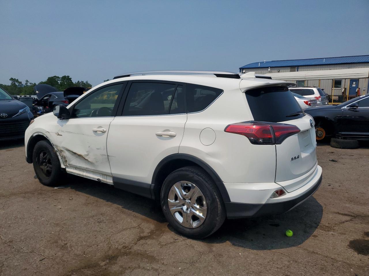 2018 Toyota Rav4 Le - zdjęcie 2