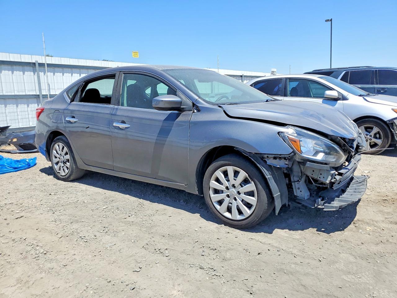 2019 Nissan Sentra S - zdjęcie 4