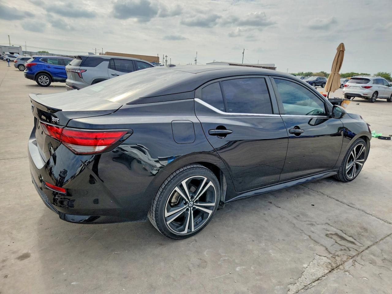 2020 Nissan Sentra Sr - zdjęcie 3