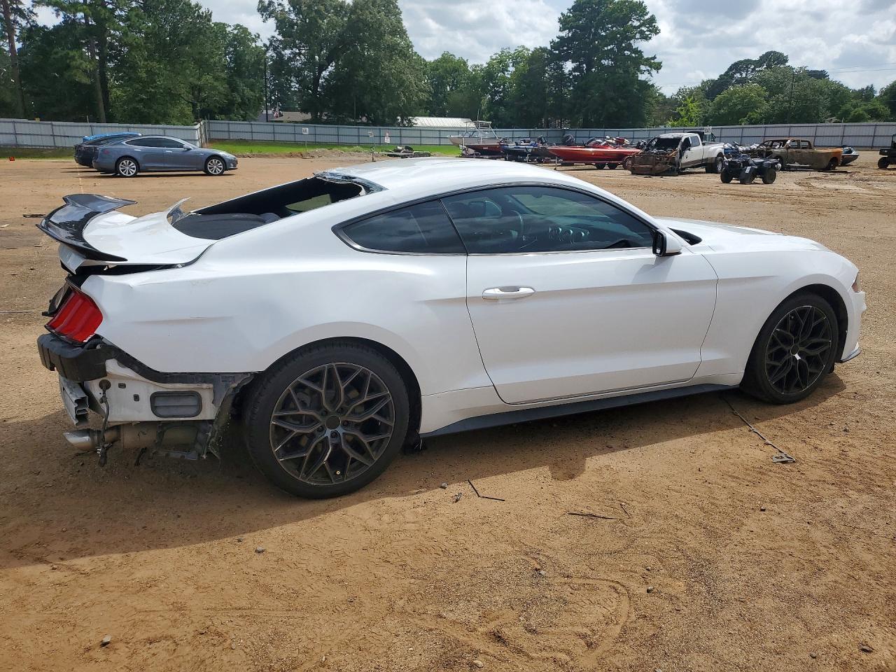 2018 Ford Mustang - zdjęcie 3