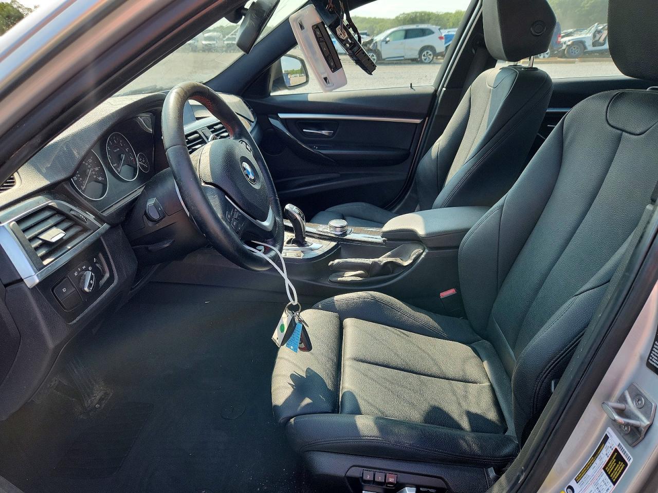 2017 BMW Seria 3 330i - zdjęcie 7