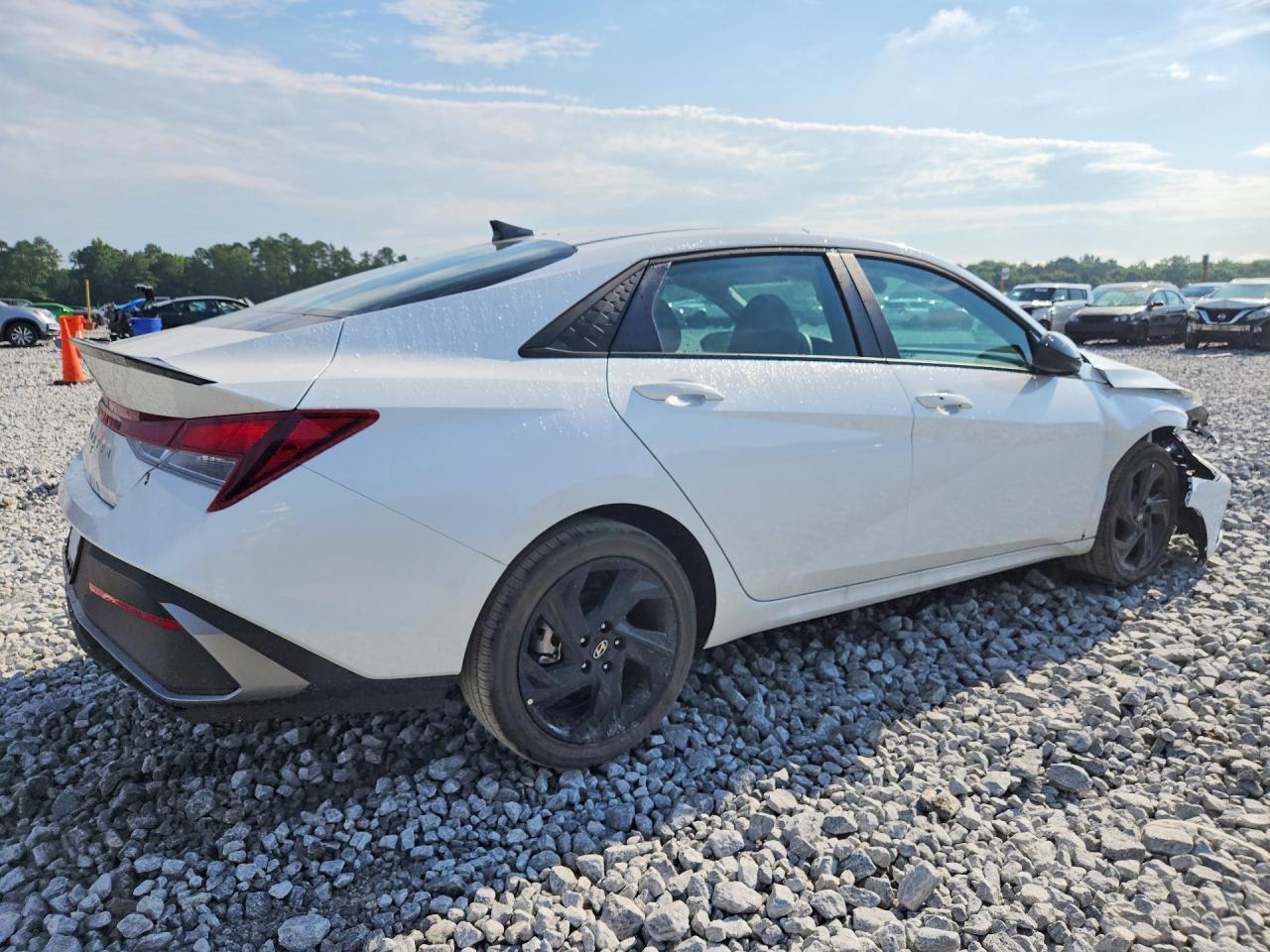 2026 Hyundai Elantra Sel Sport - zdjęcie 3