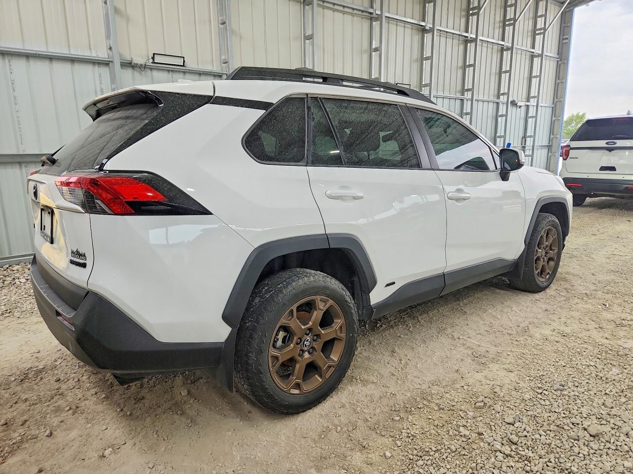 2023 Toyota Rav4 Woodland Edition - zdjęcie 3