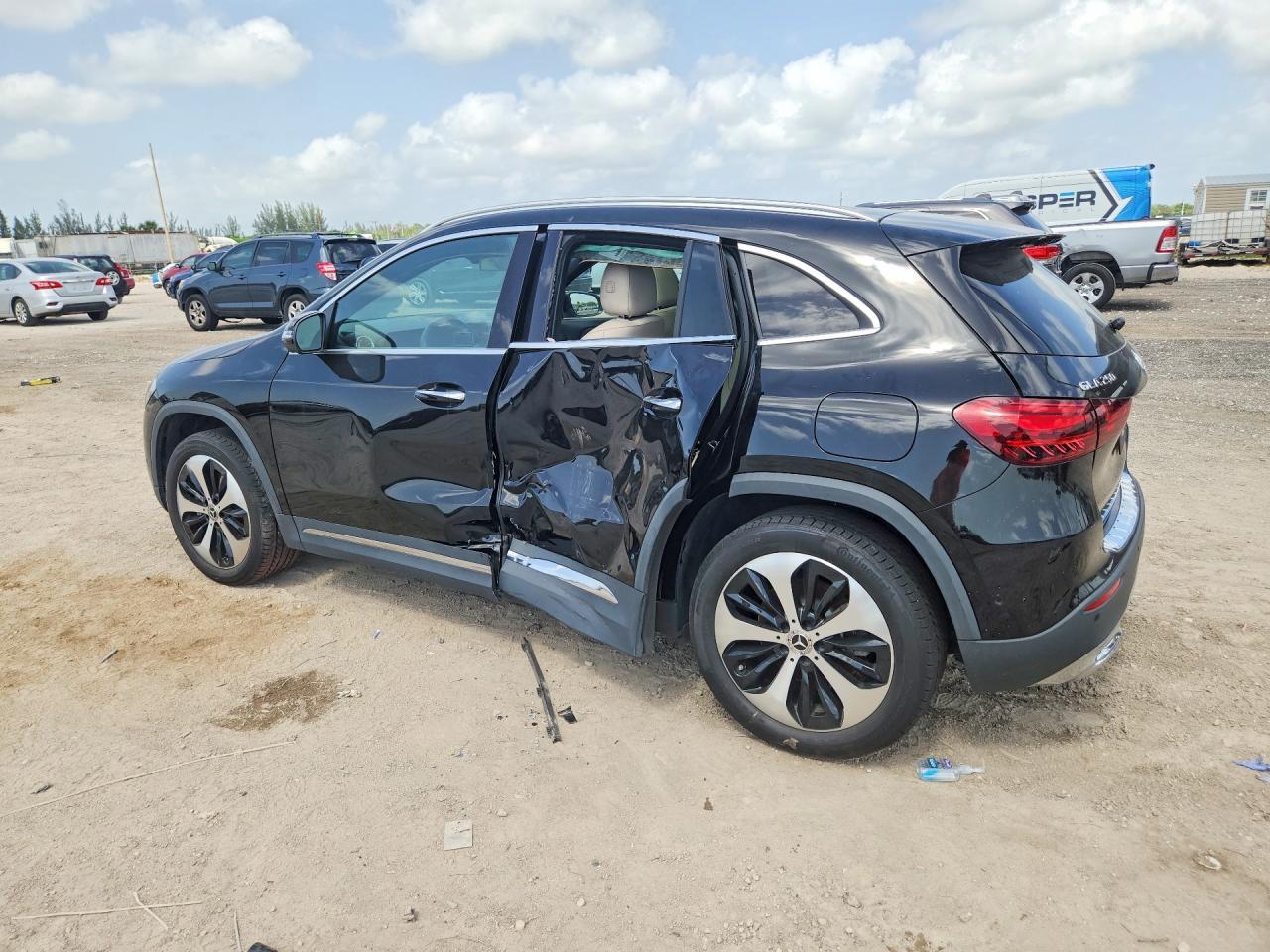2025 Mercedes-Benz Gla 250 - zdjęcie 2