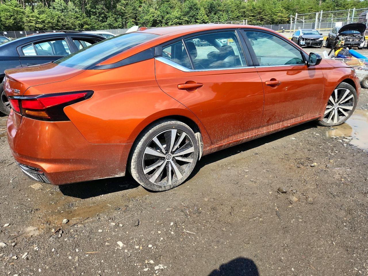 2022 Nissan Altima Sr - zdjęcie 3