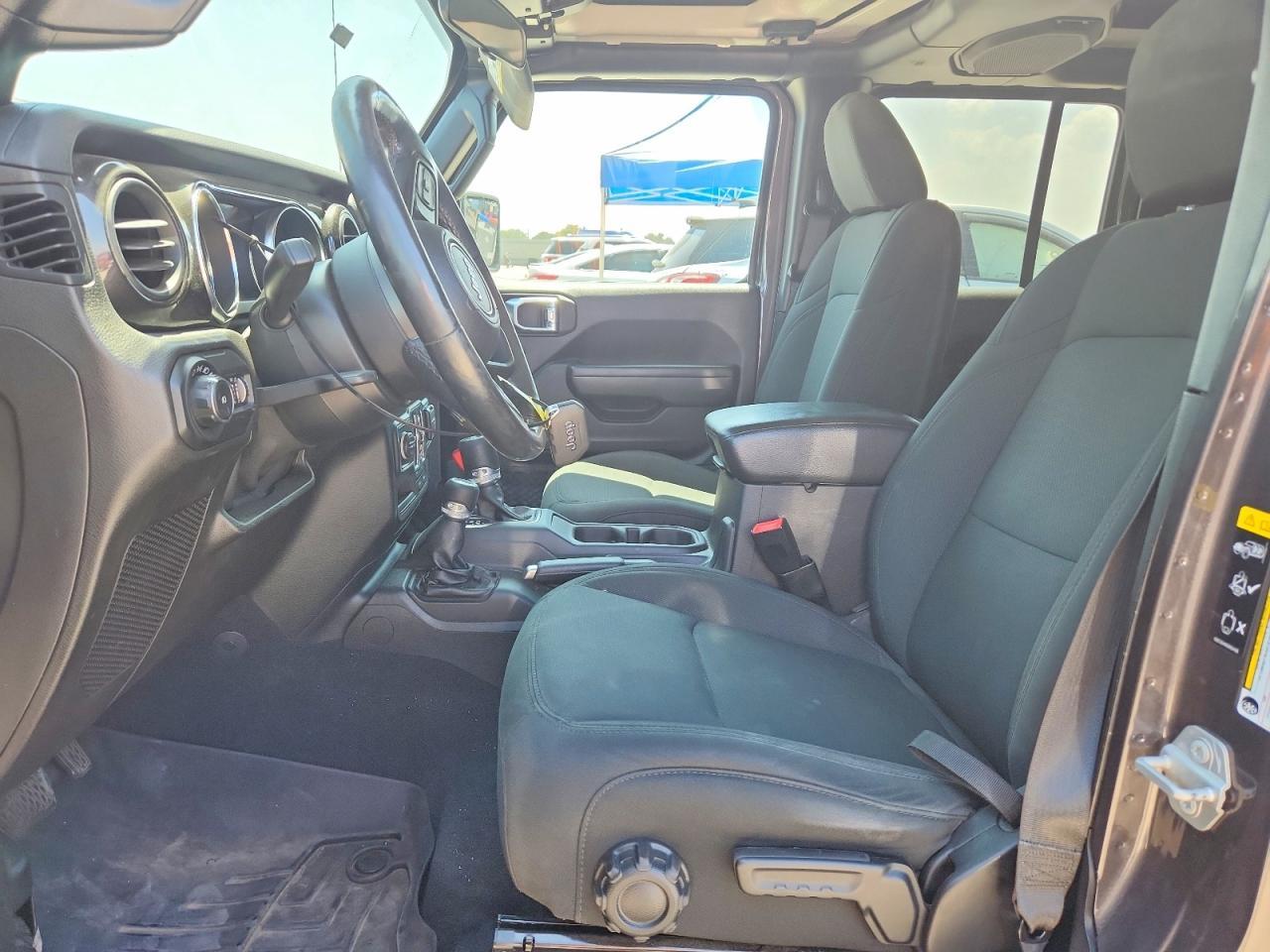 2020 Jeep Wrangler Unlimited Sport - zdjęcie 7