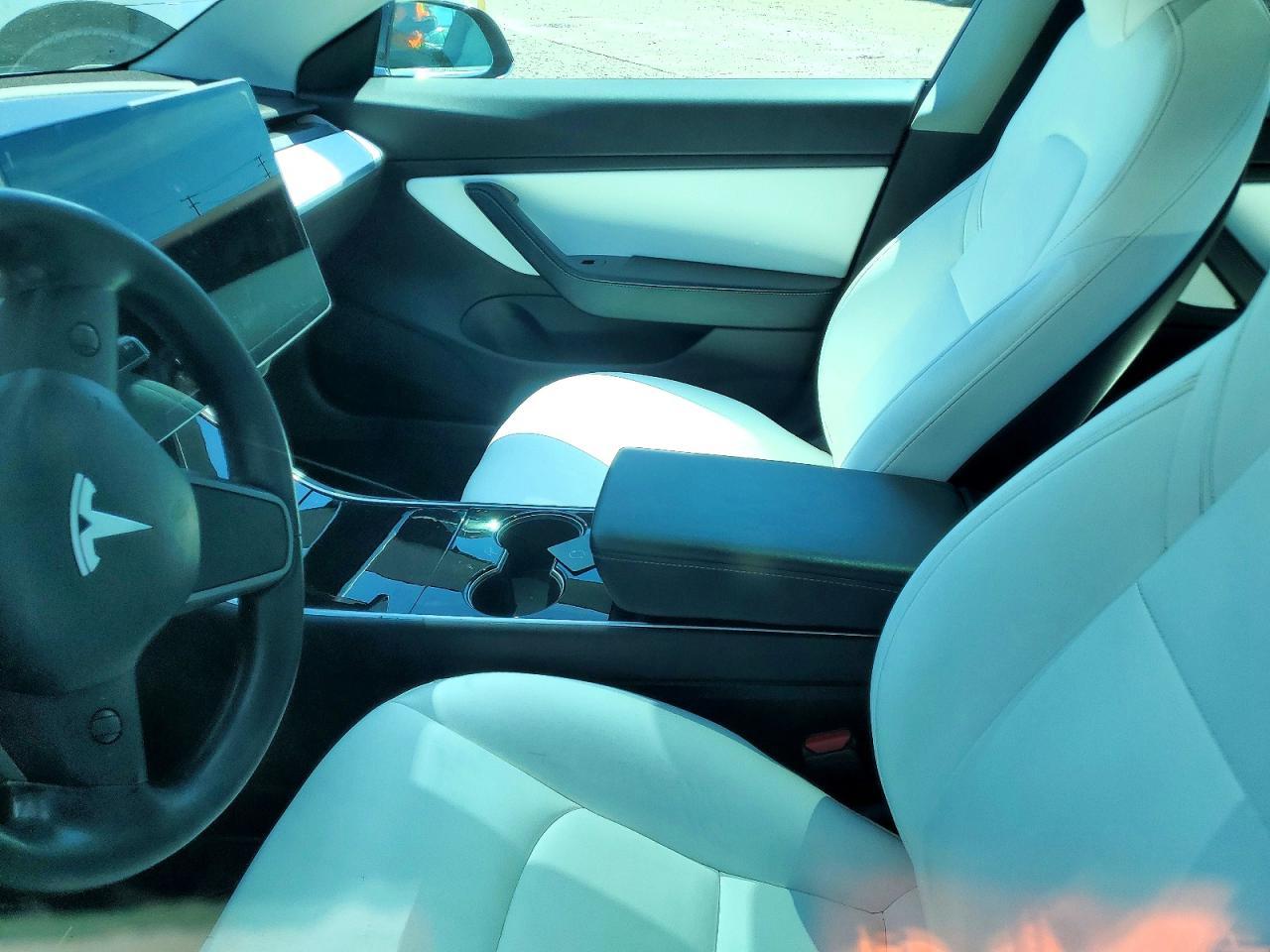 2018 Tesla Model 3 - zdjęcie 7
