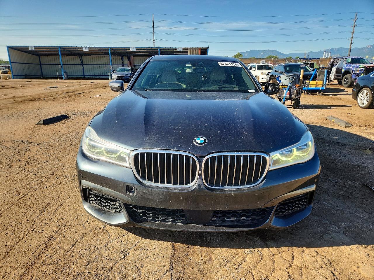2017 BMW 750 I - zdjęcie 5