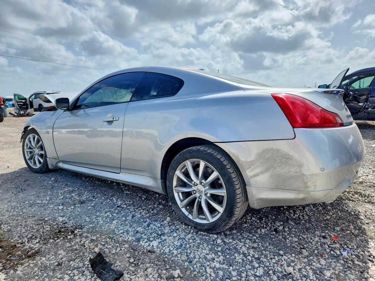 2014 Infiniti Q60 Coupe Journey - zdjęcie 2