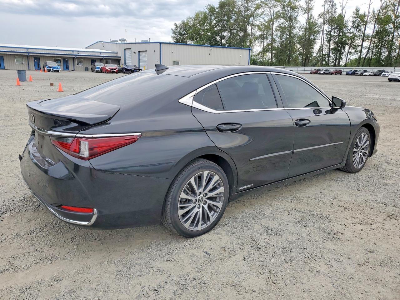 2020 Lexus Es 300H - zdjęcie 3