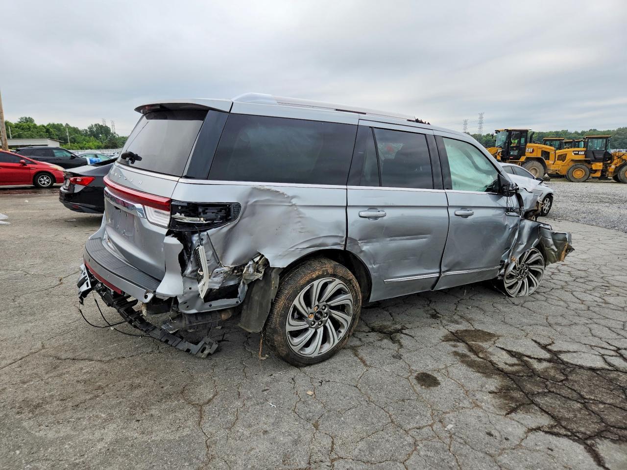 2022 Lincoln Navigator Reserve - zdjęcie 3
