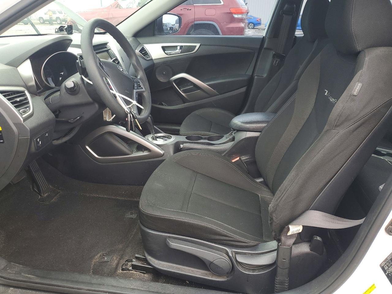 2016 Hyundai Veloster Base - zdjęcie 7