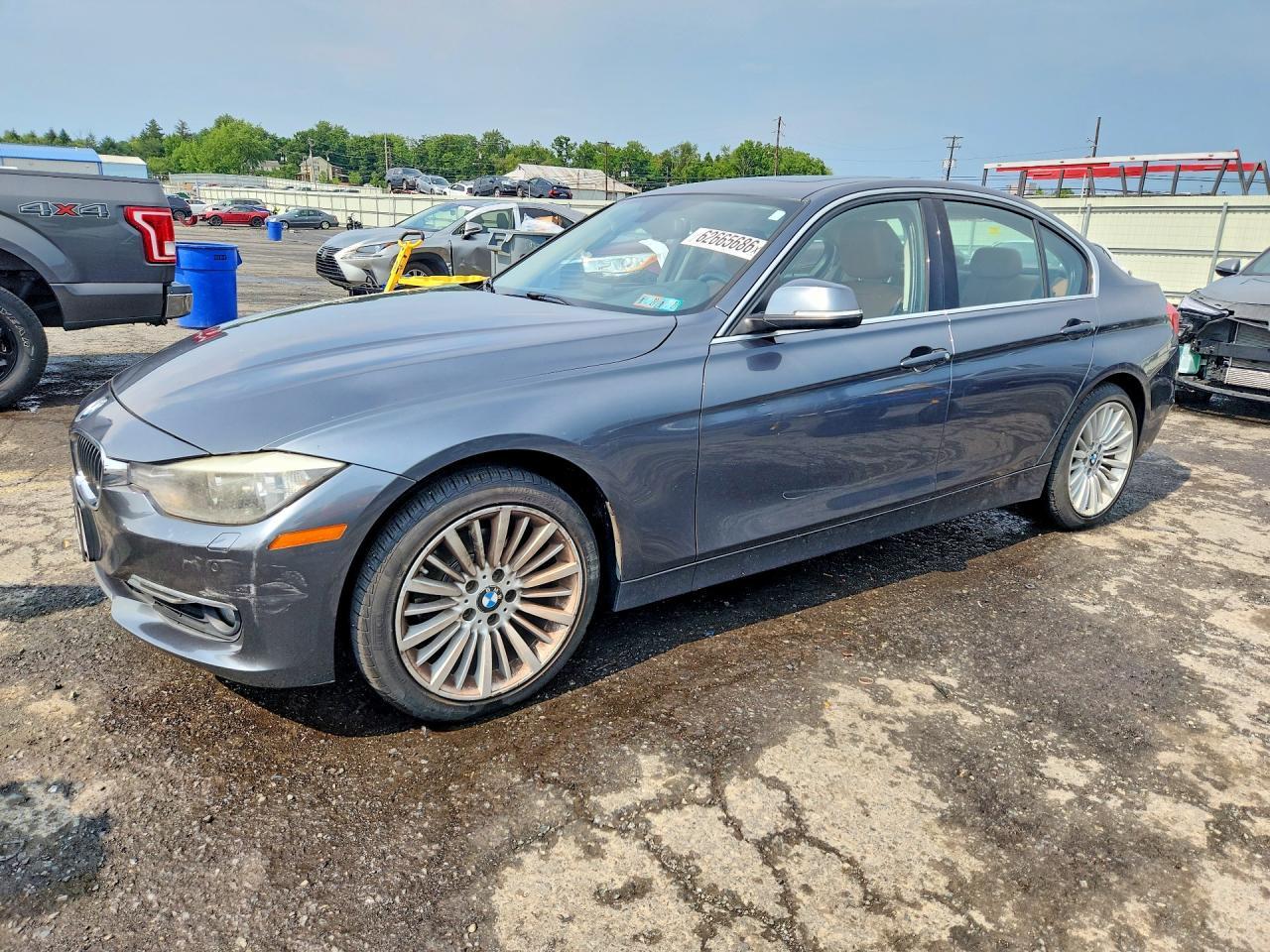 2013 BMW Seria 3 328i - zdjęcie główne