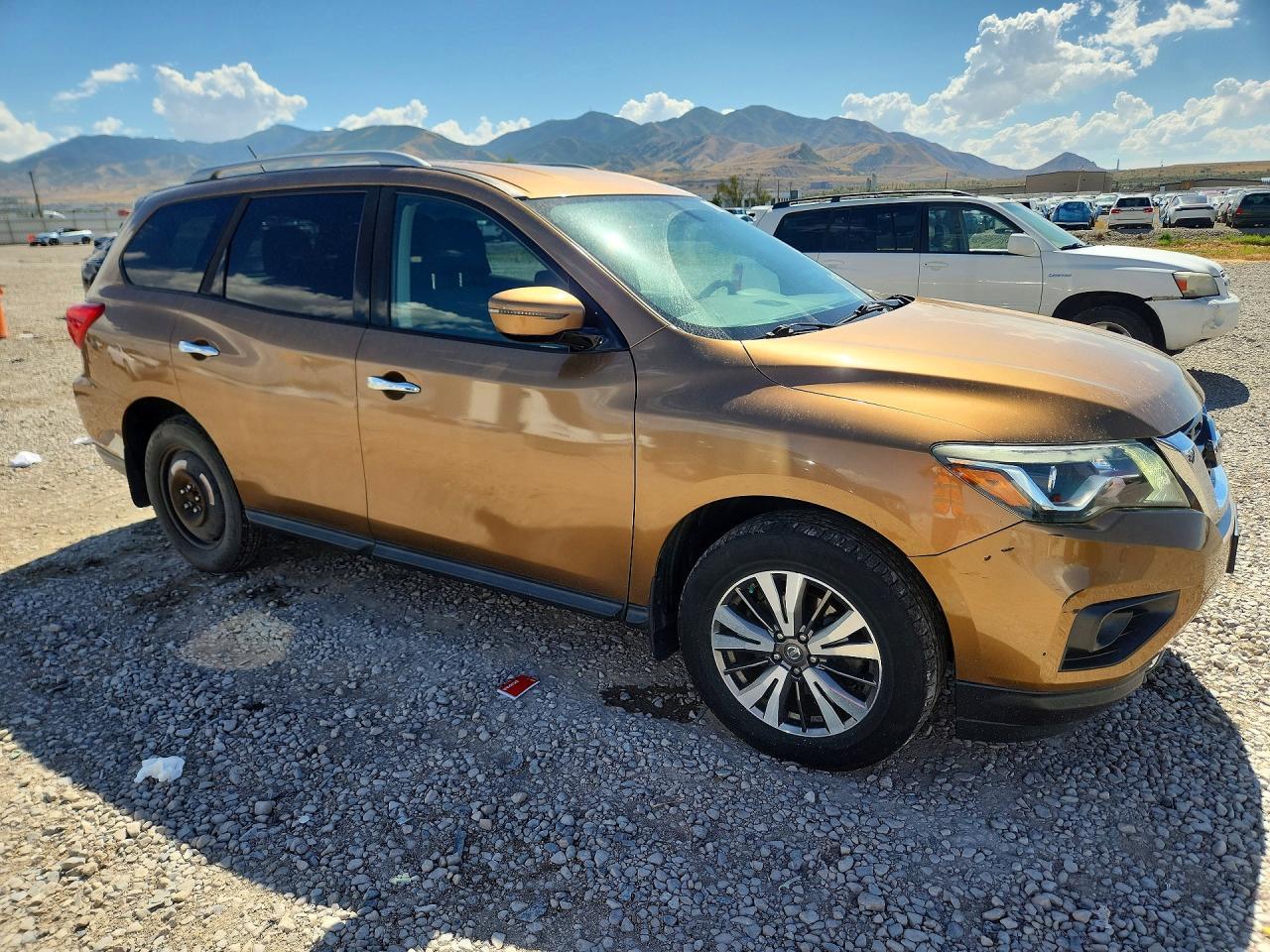 2017 Nissan Pathfinder Sv - zdjęcie 4