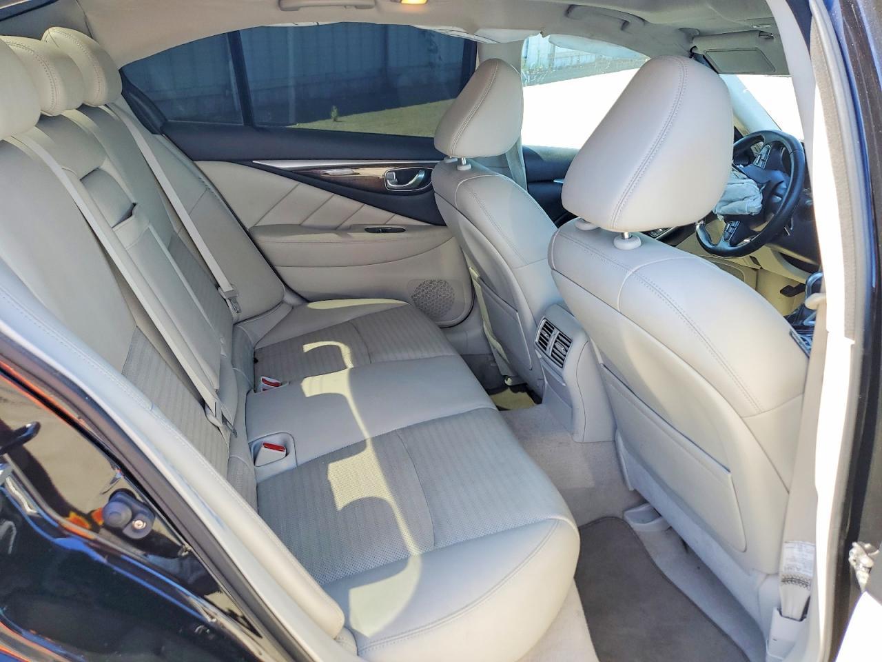 2014 Infiniti Q50 Hybrid Sport - zdjęcie 10