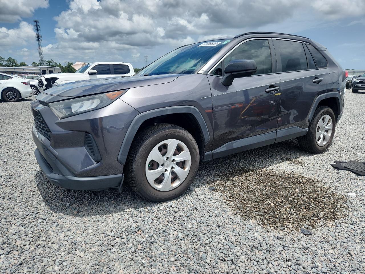 2019 Toyota Rav4 Le - zdjęcie główne