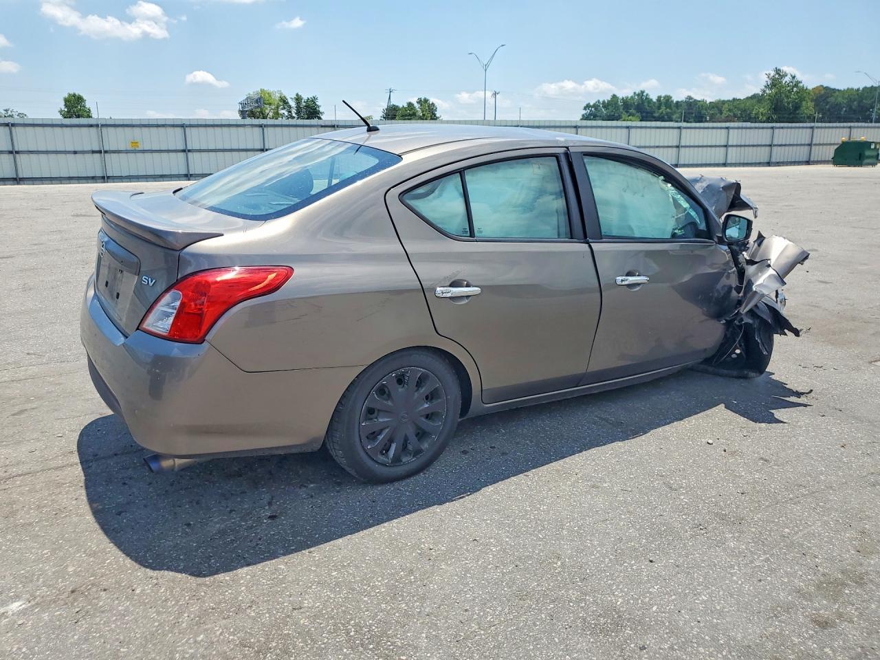 2017 Nissan Versa 1.6 Sv - zdjęcie 3