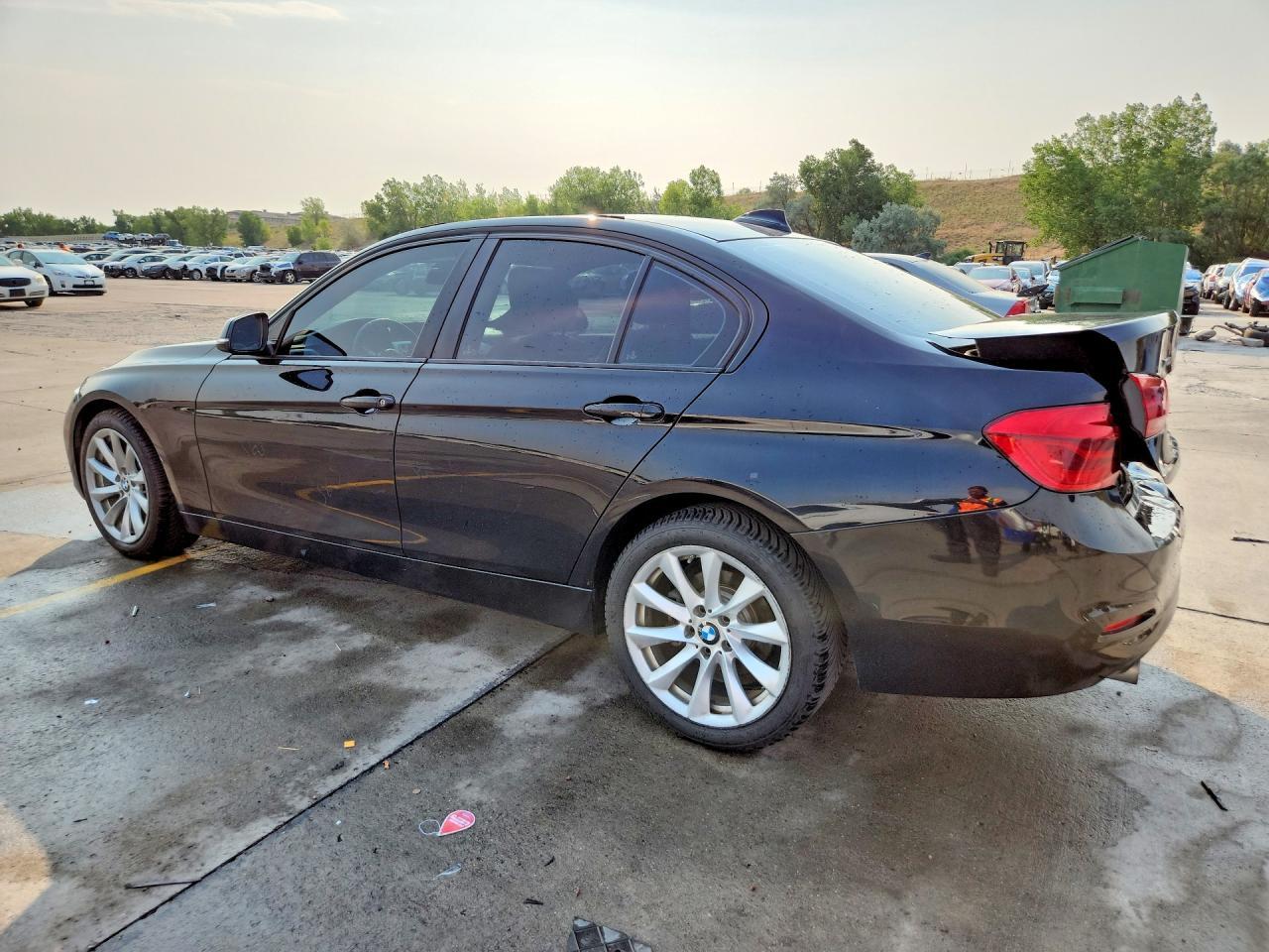2017 BMW Seria 3 320i - zdjęcie 2