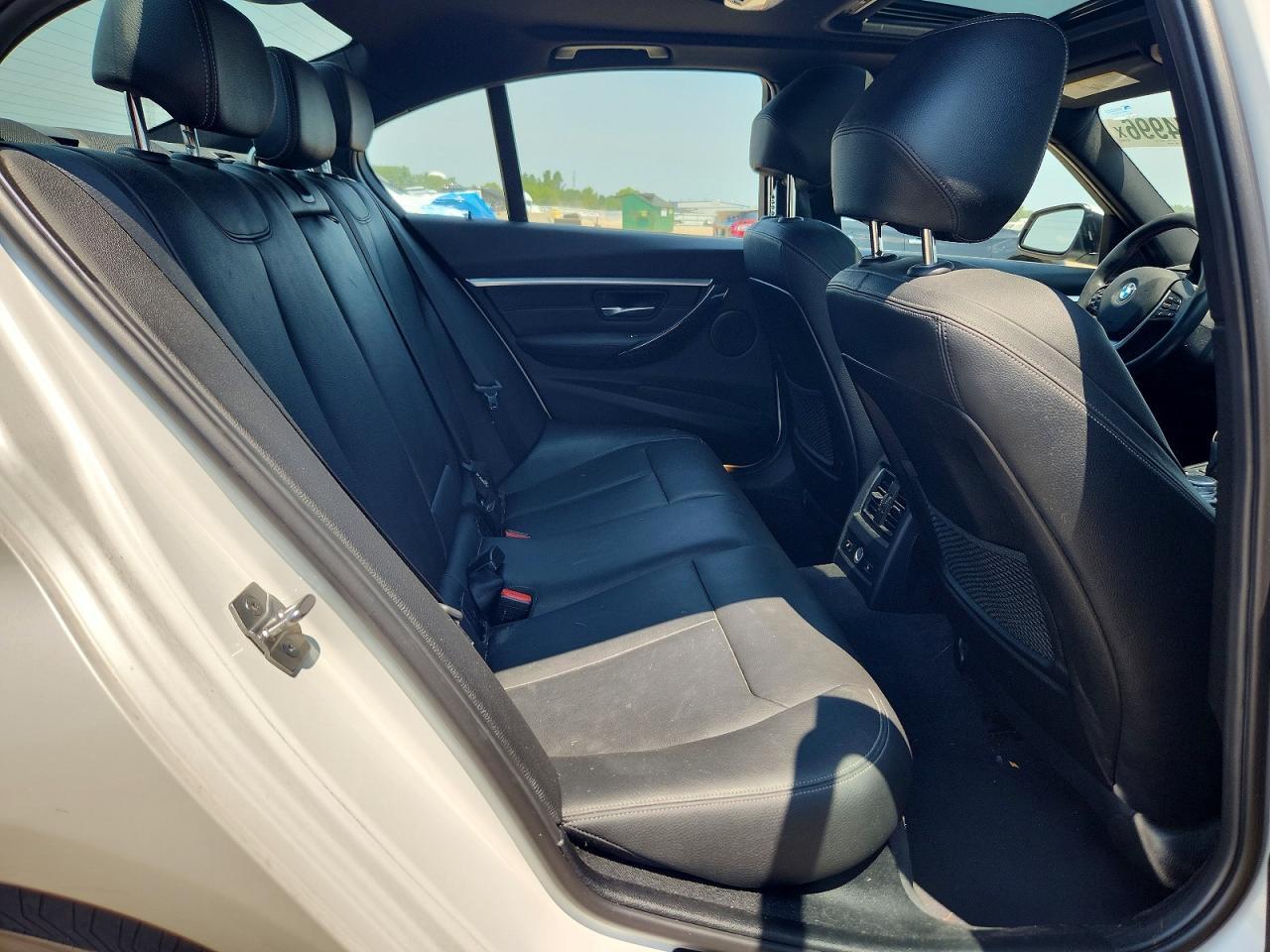 2016 BMW Seria 3 328i - zdjęcie 10