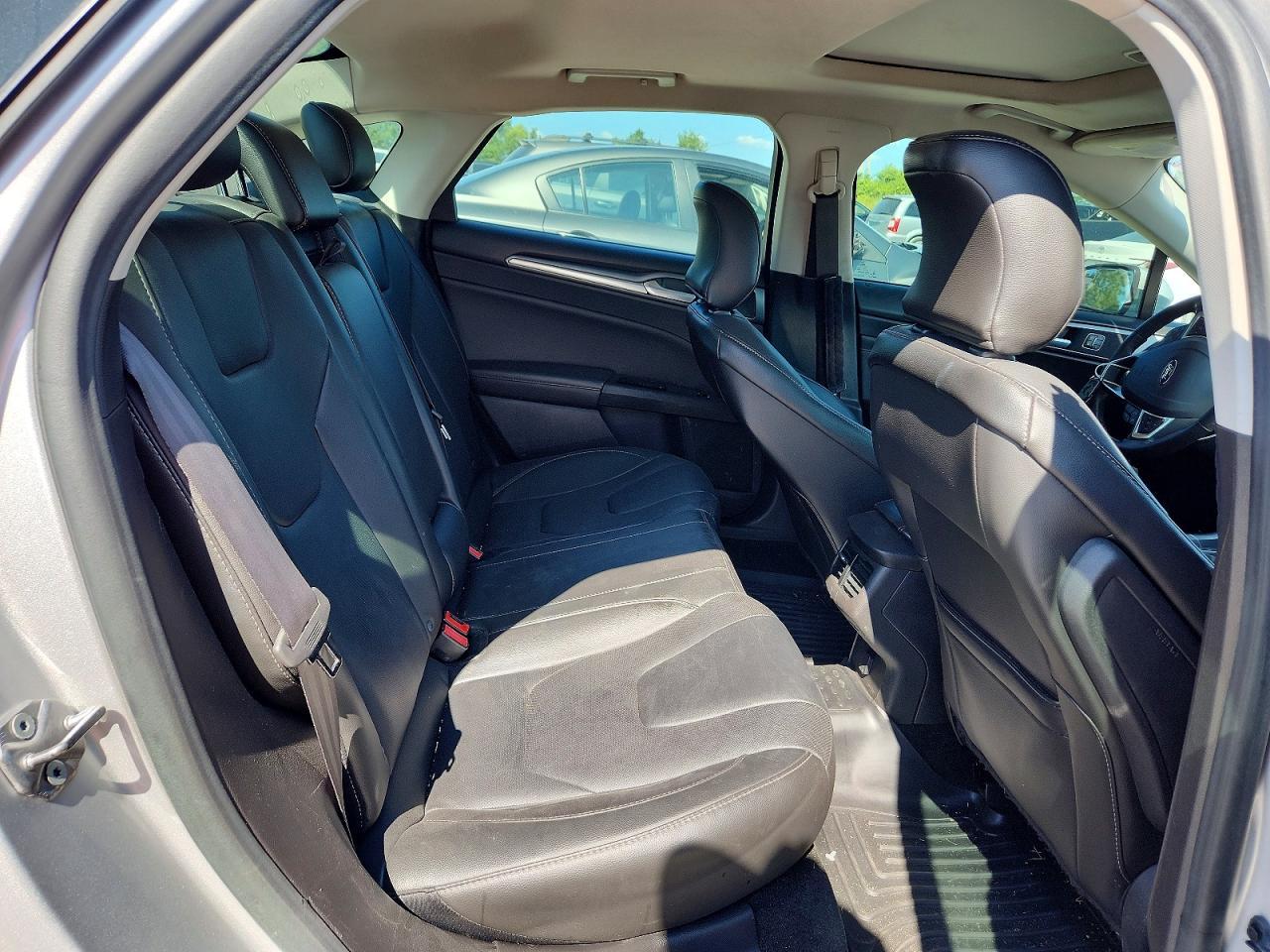 2016 Ford Fusion Titanium - zdjęcie 10