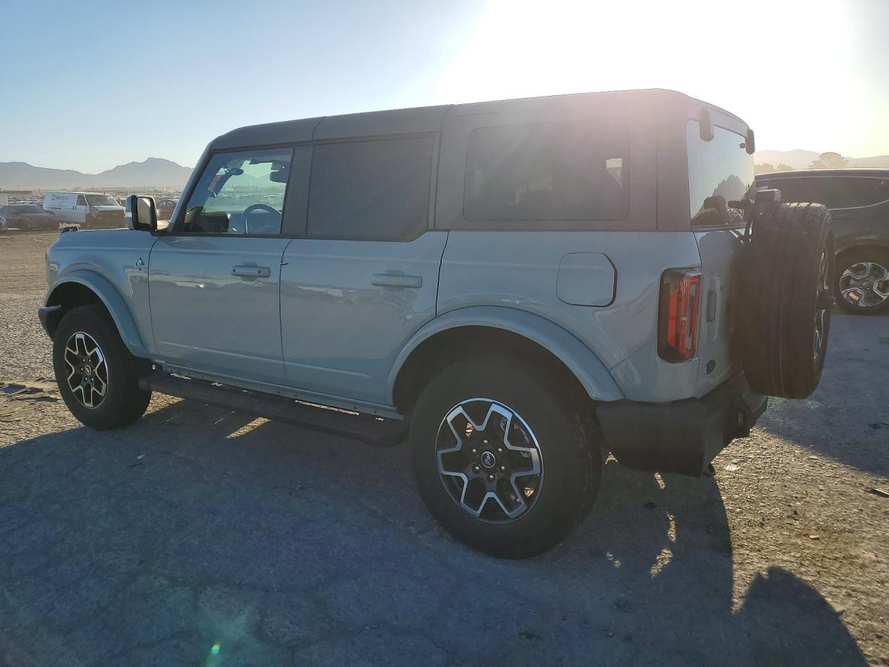 2023 Ford Bronco Base - zdjęcie 2