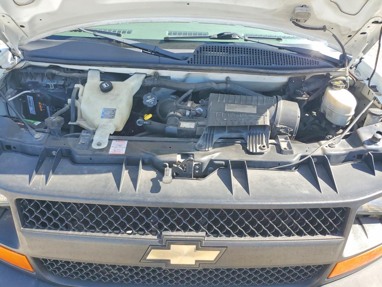 2015 Chevrolet Express G2500 - zdjęcie 12