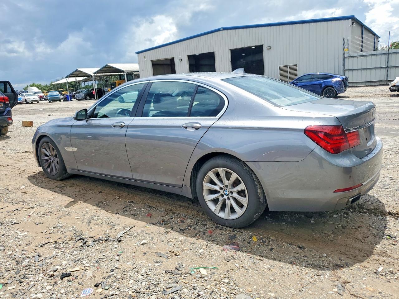 2013 BMW 740 I - zdjęcie 2