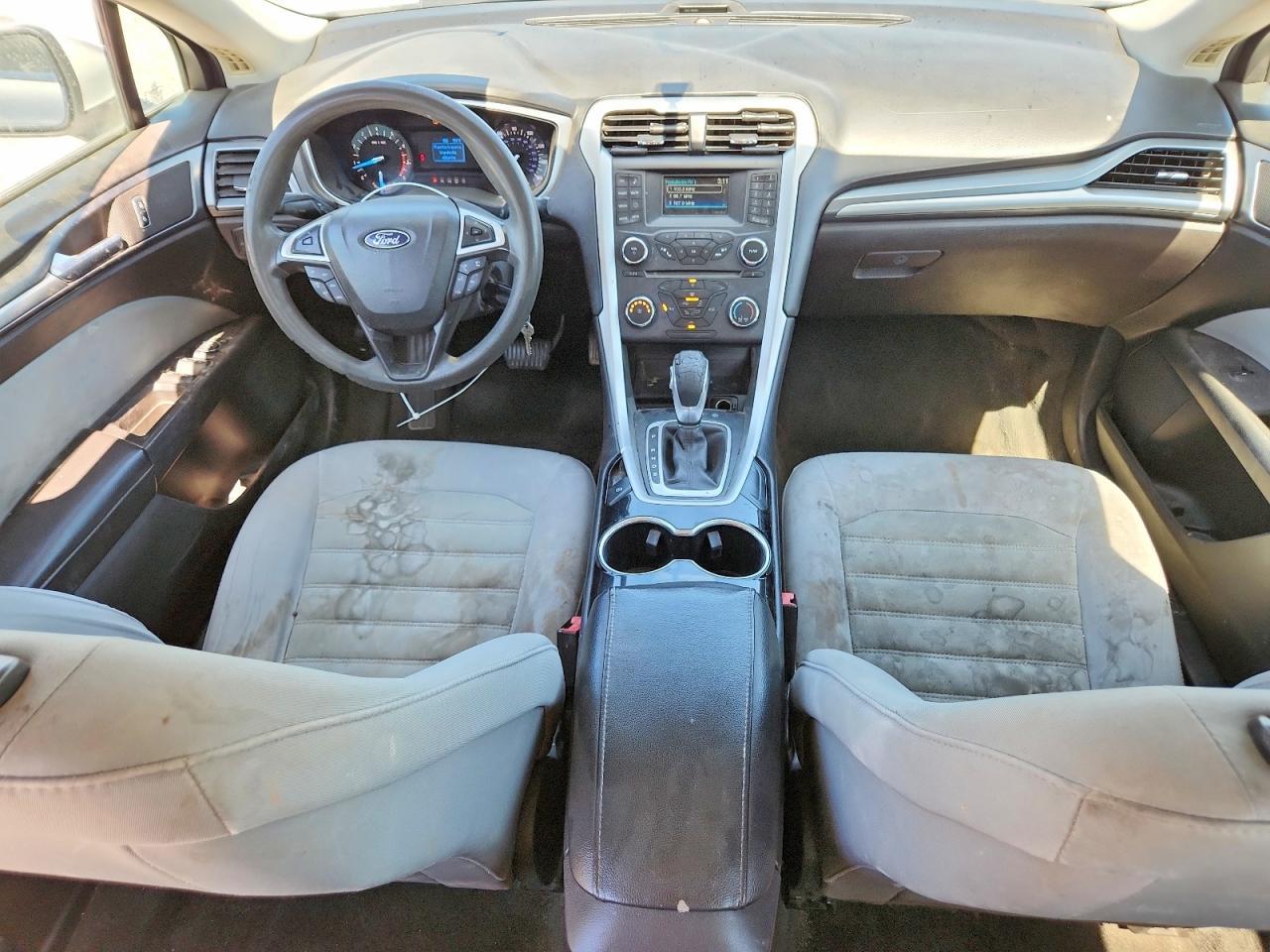 2015 Ford Fusion S - zdjęcie 8