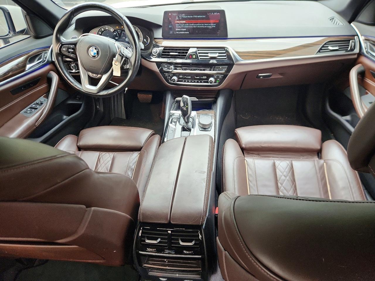 2018 BMW Seria 5 540i - zdjęcie 8