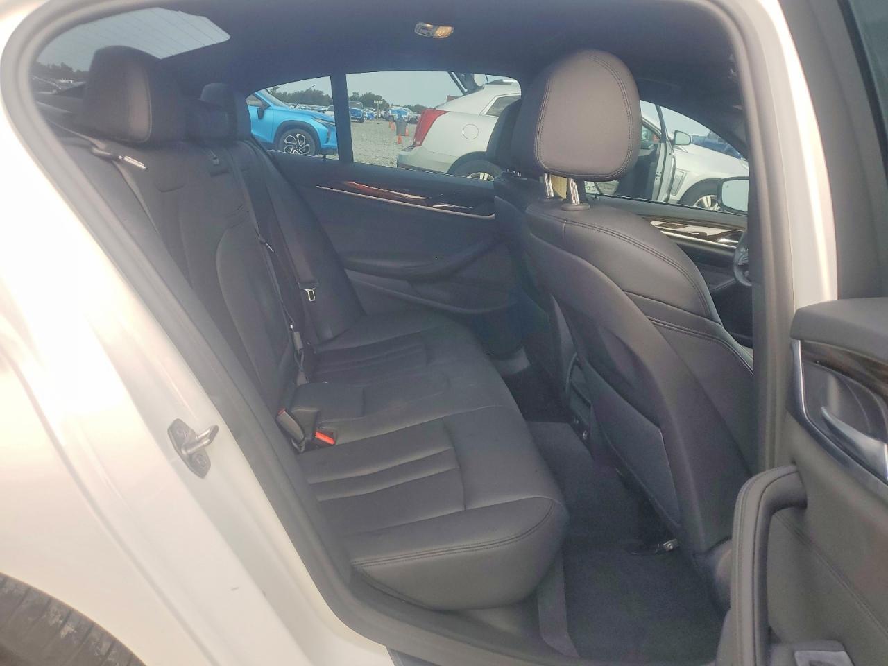 2019 BMW 530 Xi - zdjęcie 10