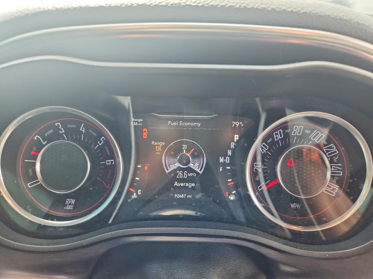 2015 Dodge Challenger Sxt - zdjęcie 9
