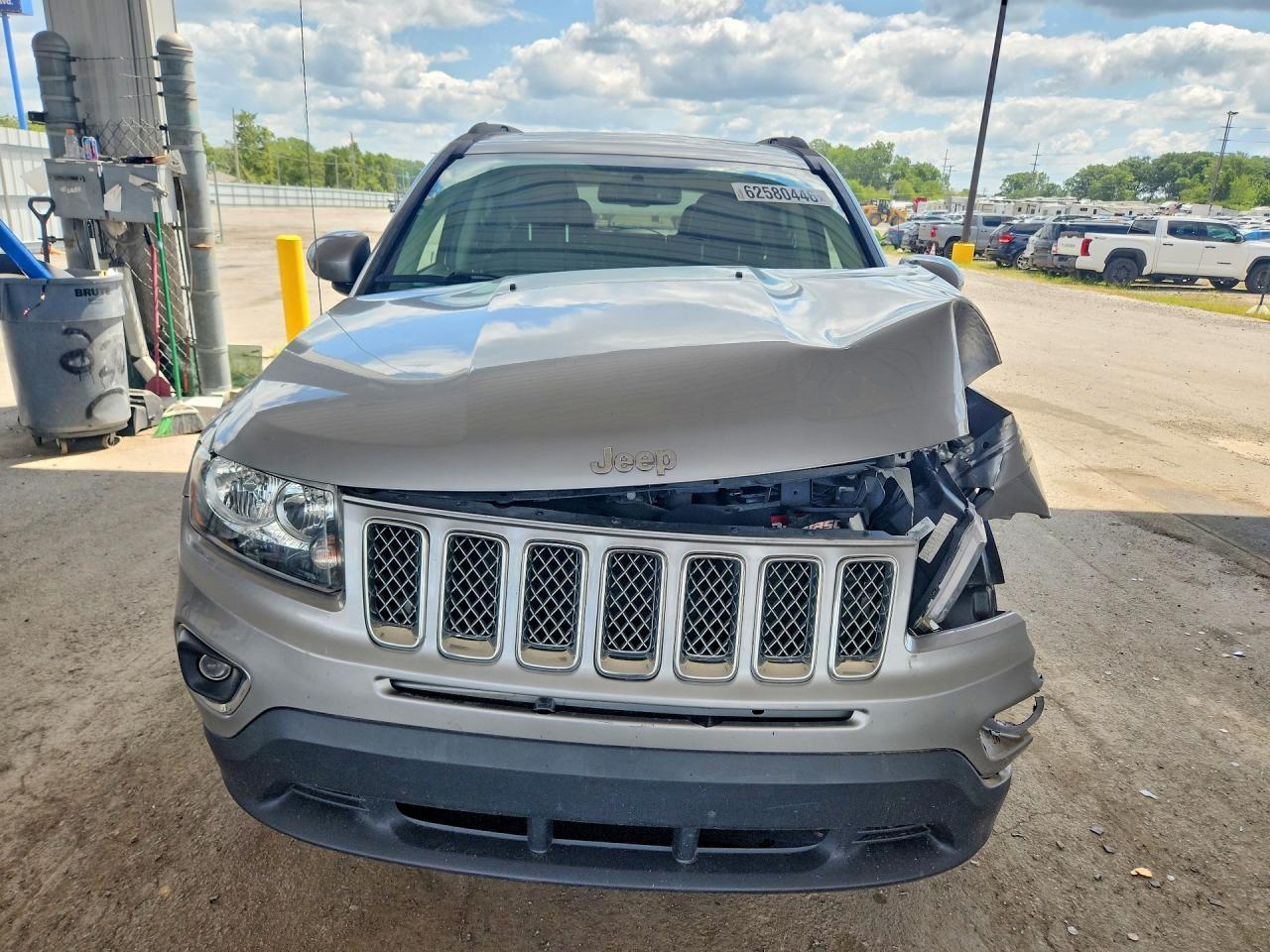 2016 Jeep Compass Latitude - zdjęcie 5