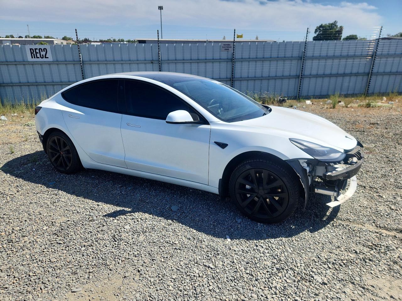 2022 Tesla Model 3 - zdjęcie 4