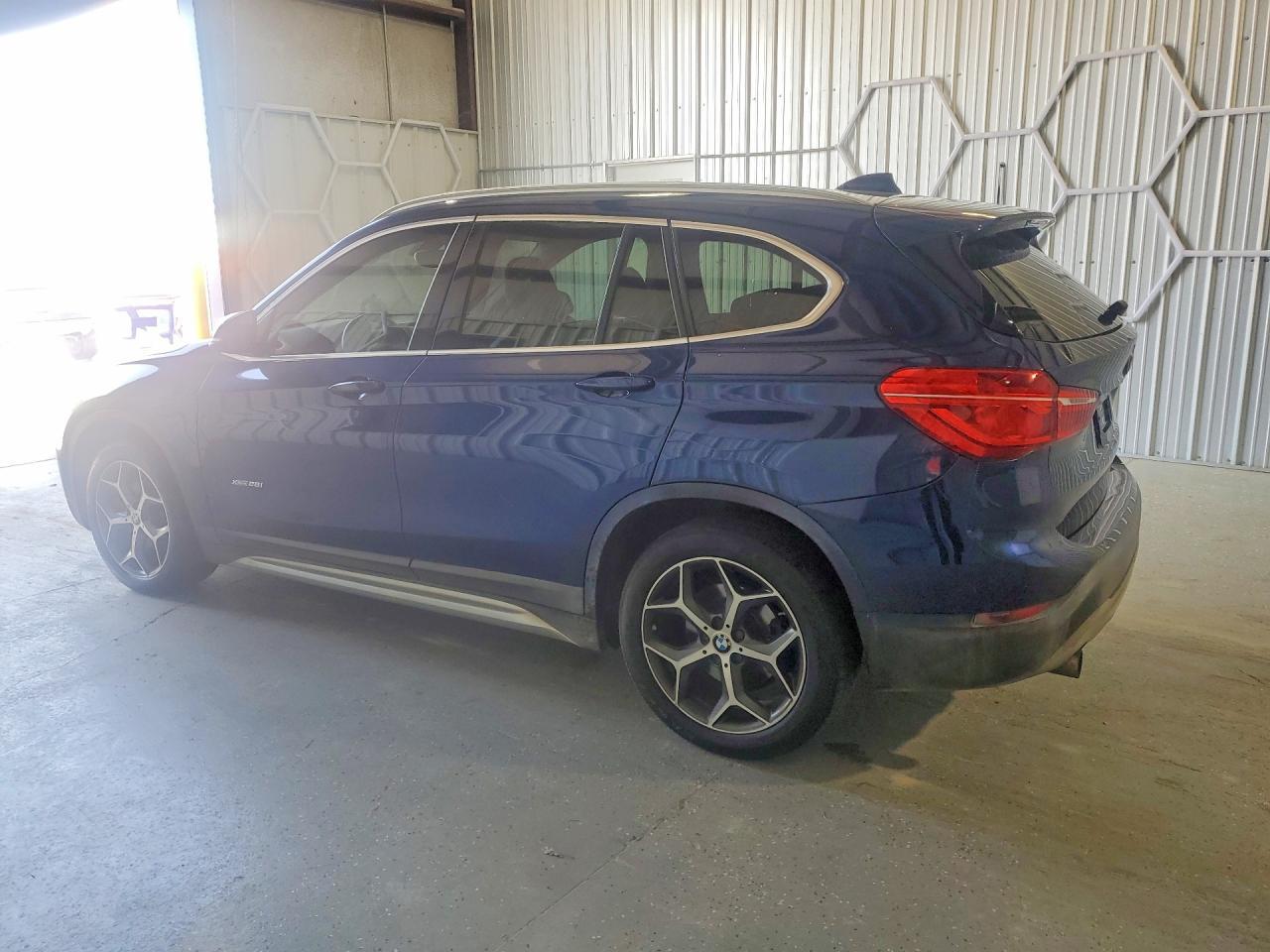 2018 BMW X1 xDrive28I - zdjęcie 2
